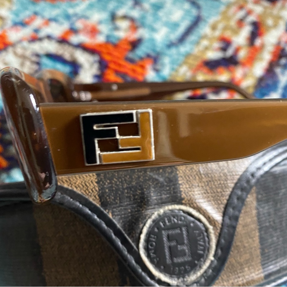 SOLD Vintage 90’s Fendi Sunglasses Sunnies Shades with Case - Picture 6 of 10
